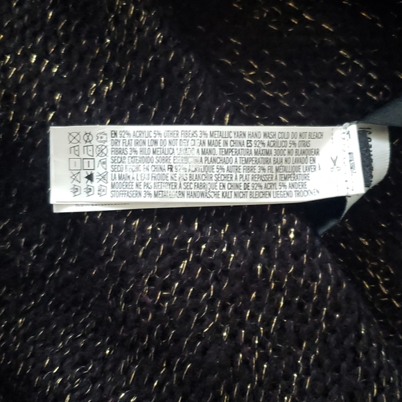 Closet clear out - Picture 6 of 7